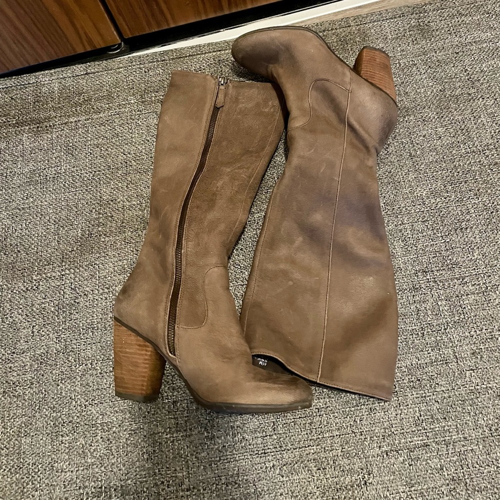 Tall heeled boots BP 6.5